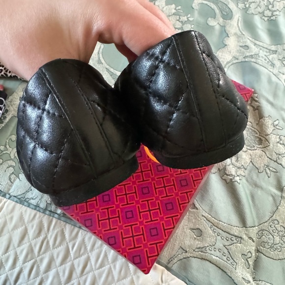 LIKE NEW TORY BURCH FLATS - Picture 9 of 9